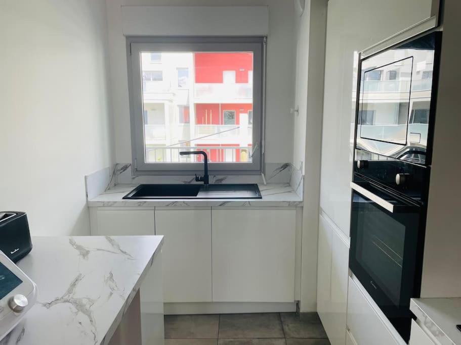 Appartement Calme Avec Beau Balcon & Parking A La Courrouze, Proche Centre *