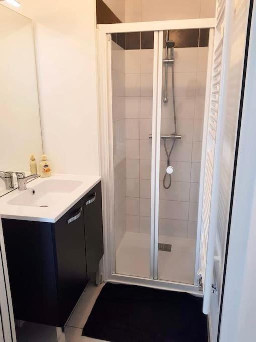 Calme Avec Beau Balcon & Parking A La Courrouze, Proche Centre Rennes