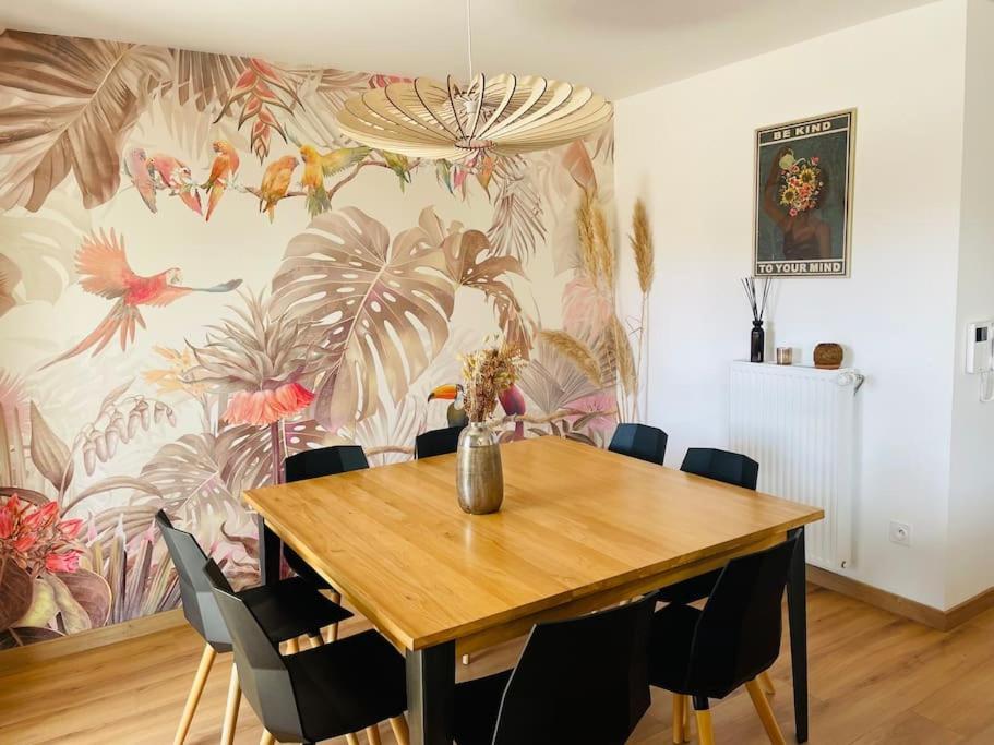 Appartement Calme Avec Beau Balcon & Parking A La Courrouze, Proche Centre